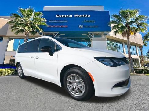 New 2026 Chrysler Voyager LX image 2