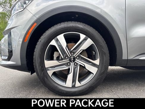 Certified 2023 Kia Sorento EX w/ Panoramic Sunroof Package AWD/4WD image 11