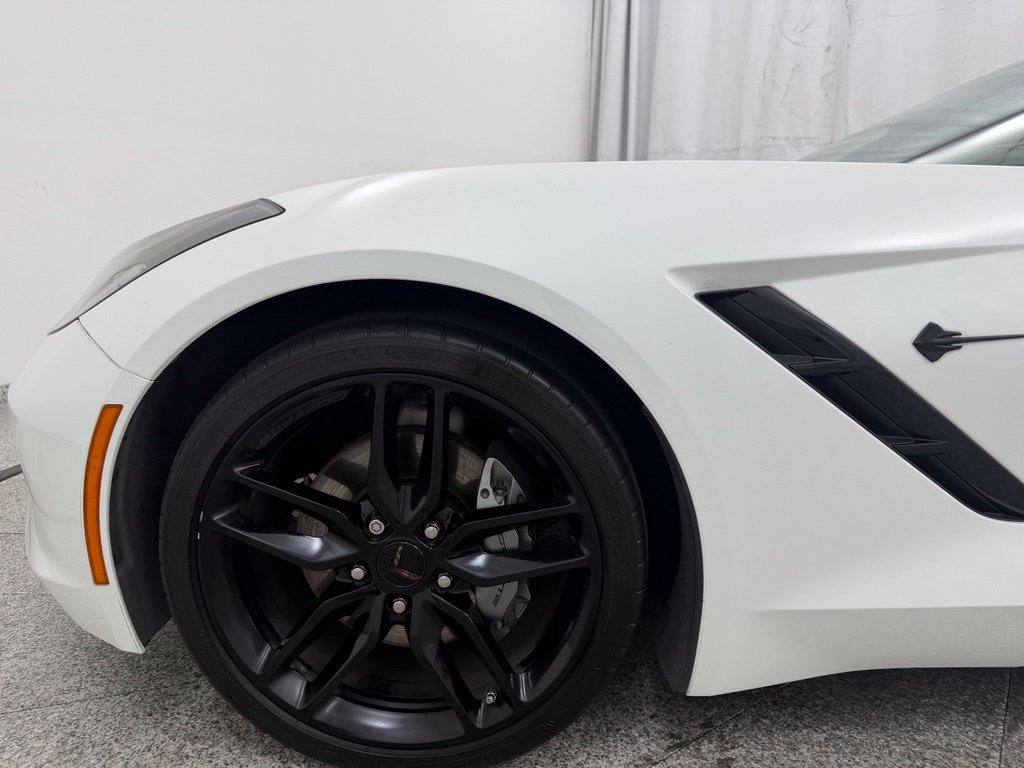 Used 2019 Chevrolet Corvette Stingray Convertible w/ Carbon Flash Badge Package RWD image 26