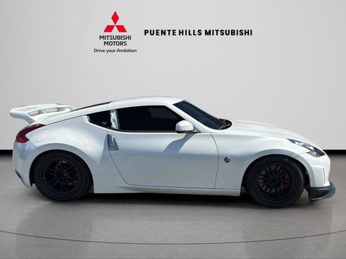 Used 2019 Nissan 370Z Coupe RWD image 4