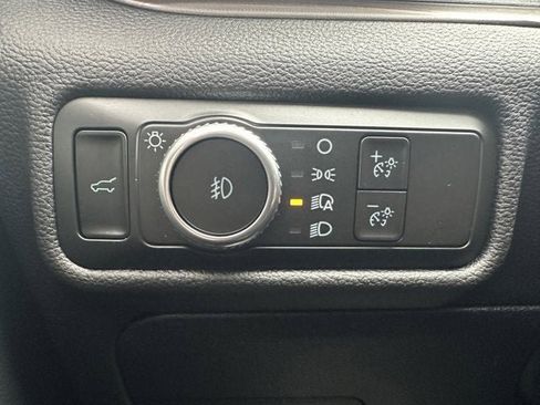 Used 2022 Ford Explorer Limited w/ Equipment Group 301A image 23