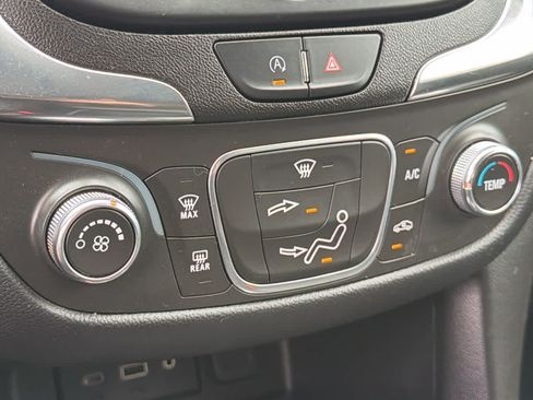 Used 2022 Chevrolet Equinox LT AWD/4WD image 14