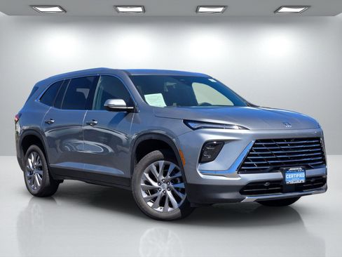 Certified 2025 Buick Enclave Preferred image 1