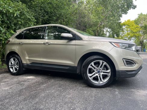 Used 2018 Ford Edge Titanium w/ Ford Safe & Smart Package FWD image 11
