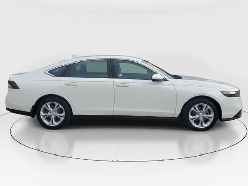 Used 2025 Honda Accord LX image 5