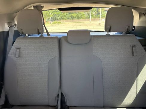 Used 2025 Toyota Sienna LE FWD image 24
