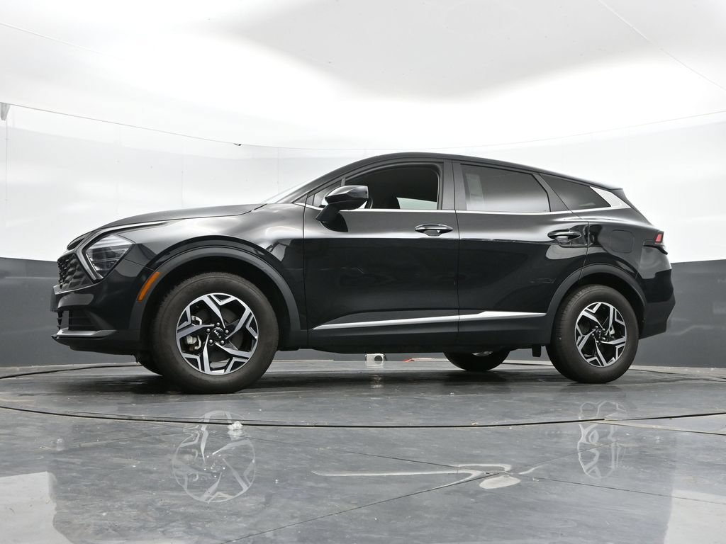 Used 2025 Kia Sportage LX AWD/4WD image 44