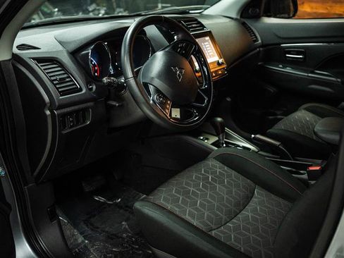 Used 2025 Mitsubishi Outlander Sport LE AWD/4WD image 8