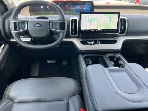 Certified 2025 Ford Expedition Active AWD/4WD image 2