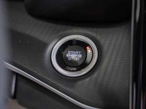 New 2025 Jeep Grand Cherokee Altitude image 24