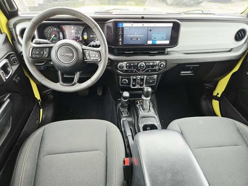 Certified 2024 Jeep Wrangler Unlimited w/ Convenience Group AWD/4WD image 10