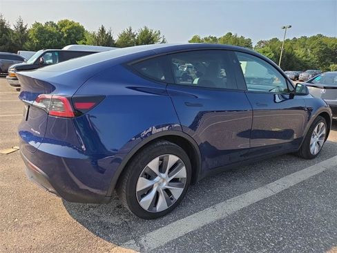 Used 2023 Tesla Model Y Long Range AWD/4WD image 3