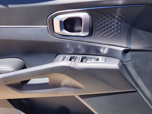 Certified 2025 Kia Sorento EX AWD/4WD image 6
