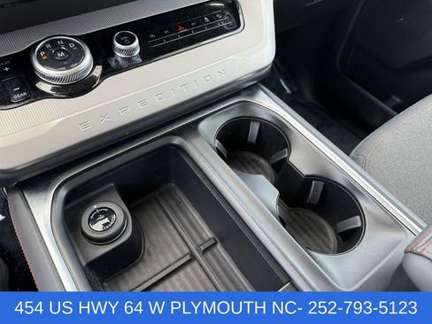Used 2025 Ford Expedition Active AWD/4WD image 20