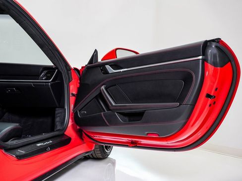 Certified 2022 Porsche 911 Turbo S image 18