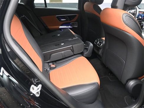 Used 2025 Mercedes-Benz GLC 300 image 27