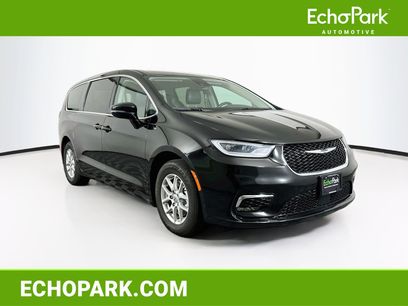 Used 2024 Chrysler Pacifica Touring-L