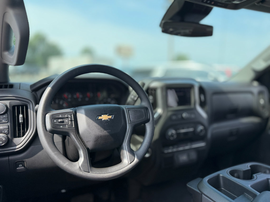 Used 2025 Chevrolet Silverado 1500 W/T w/ WT Value Package AWD/4WD image 32