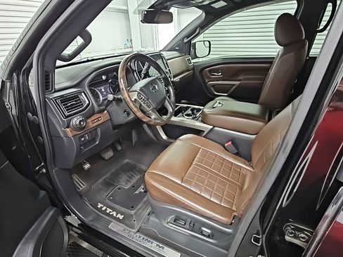 Used 2020 Nissan Titan Platinum Reserve w/ Moonroof Package image 10