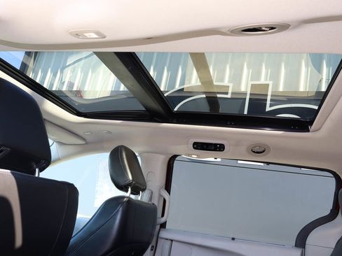 Used 2020 Chrysler Pacifica Limited FWD image 9