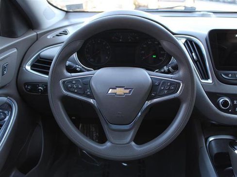 Used 2020 Chevrolet Malibu LT FWD image 14