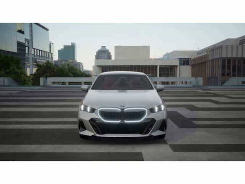 New 2026 BMW 540i xDrive AWD/4WD image 3