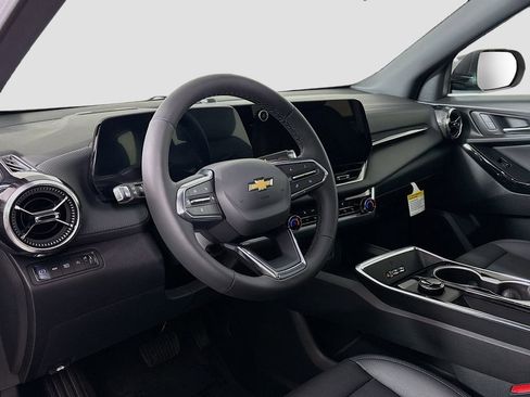 New 2026 Chevrolet Equinox LT w/ Convenience Package II AWD/4WD image 9