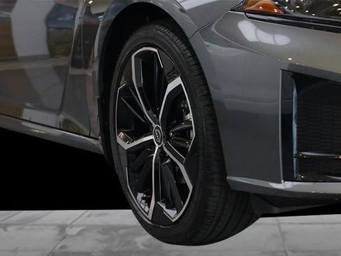 New 2026 Nissan Altima 2.5 SR FWD image 3