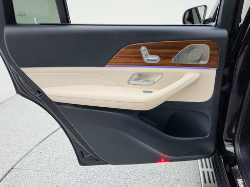 Certified 2025 Mercedes-Benz GLS 450 4MATIC image 29