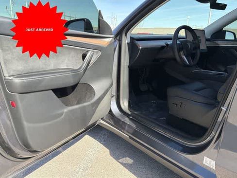 Used 2023 Tesla Model Y image 10