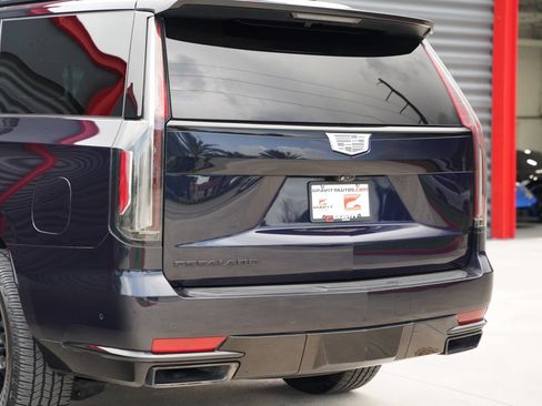 Used 2023 Cadillac Escalade ESV Sport Platinum w/ LPO, ONYX Package RWD image 12