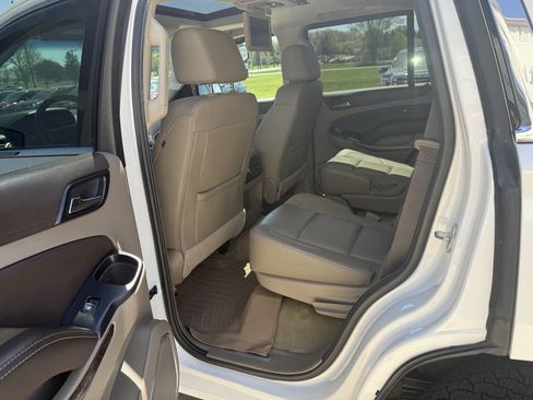 Used 2018 Chevrolet Tahoe LT w/ LT Signature Package AWD/4WD image 6
