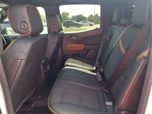Used 2025 GMC Canyon AT4 w/ Nightfall Edition AWD/4WD image 25