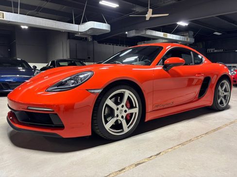 Used 2018 Porsche 718 Cayman S RWD image 4
