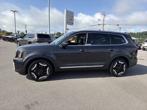 Used 2025 Kia Telluride S AWD/4WD image 10