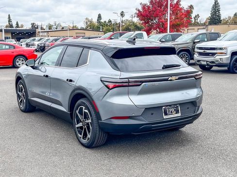 New 2026 Chevrolet Equinox EV LT image 2