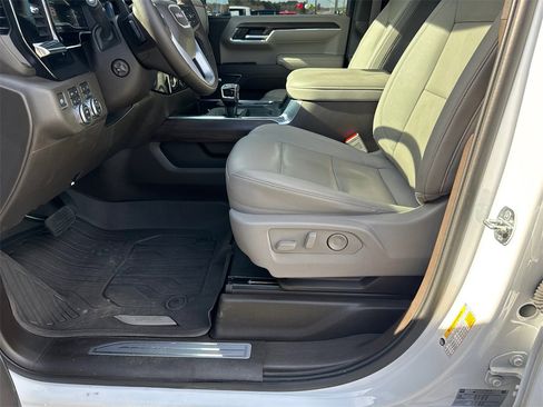 Used 2023 GMC Sierra 1500 SLT w/ SLT Premium Package image 10