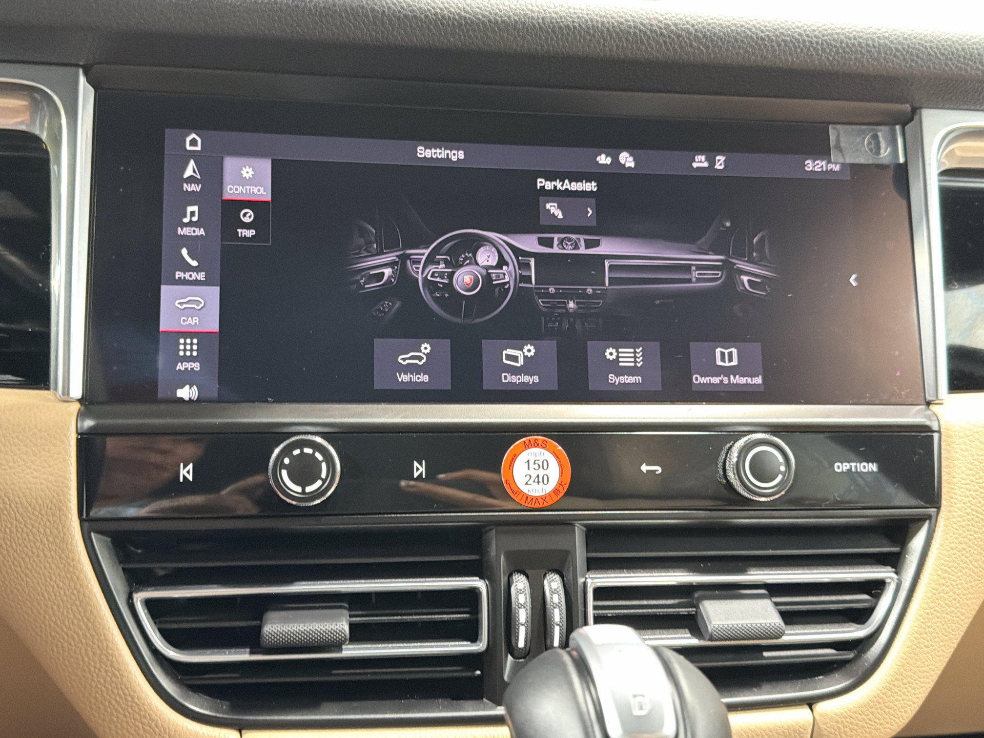 Certified 2026 Porsche Macan AWD/4WD image 28