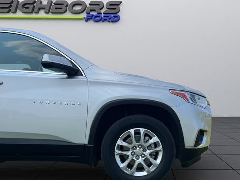 Used 2021 Chevrolet Traverse LT AWD/4WD image 41