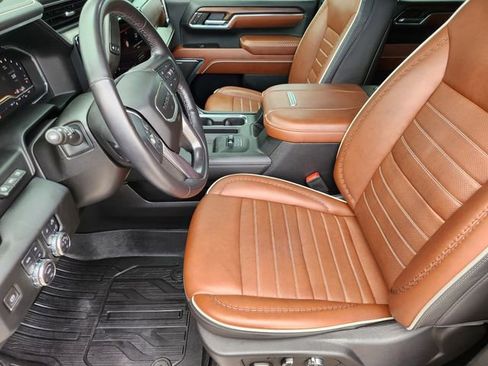 Used 2024 GMC Sierra 2500 Denali Ultimate image 9