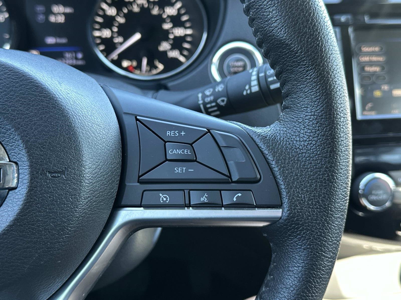 Used 2019 Nissan Rogue SV FWD image 24