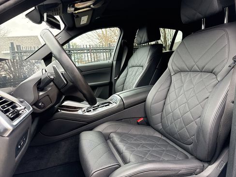 Used 2024 BMW X6 xDrive40i image 13