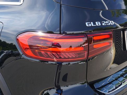 New 2025 Mercedes-Benz GLB 250 4MATIC image 14