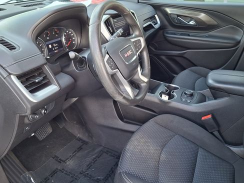 Used 2023 GMC Terrain SLE w/ Driver Convenience Package image 9