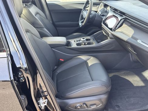 New 2026 Jeep Cherokee Overland image 17