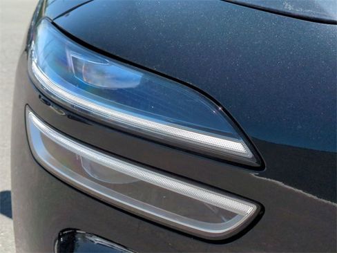 Used 2024 Genesis G70 2.5T w/ Sport Prestige Package image 10