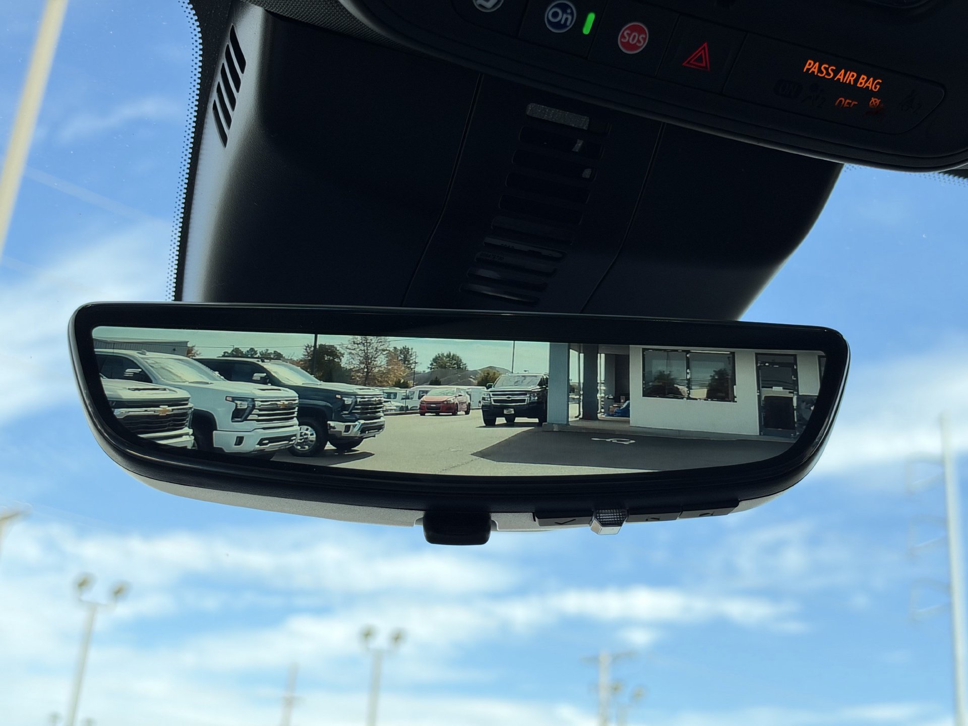 New 2027 Chevrolet Traverse LT w/ Driver Confidence Package FWD image 29