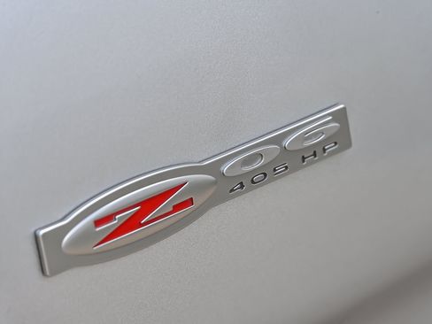 Used 2002 Chevrolet Corvette Z06 w/ Memory Pkg RWD image 9