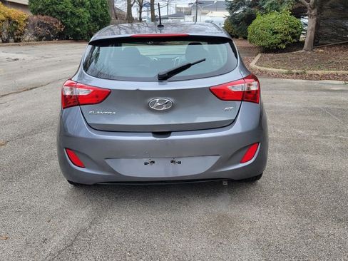 Used 2017 Hyundai Elantra GT image 4