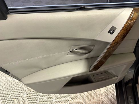 Used 2006 BMW 530xi Wagon image 20